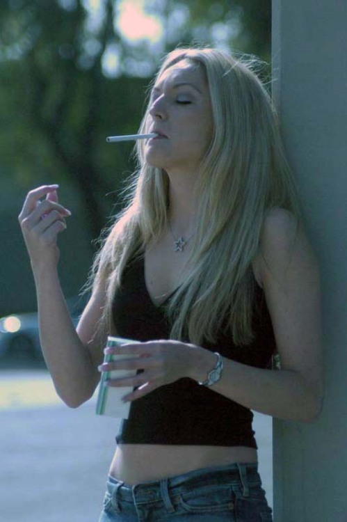 jlon33:  mothers…if you smoke…raise your daughter to smoke with class and style…no corks….you desire a pretty elegant all white Virginia slims!!!!