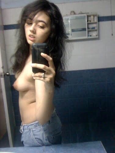 sexysouthasians:  Just Wow  Desi Teen