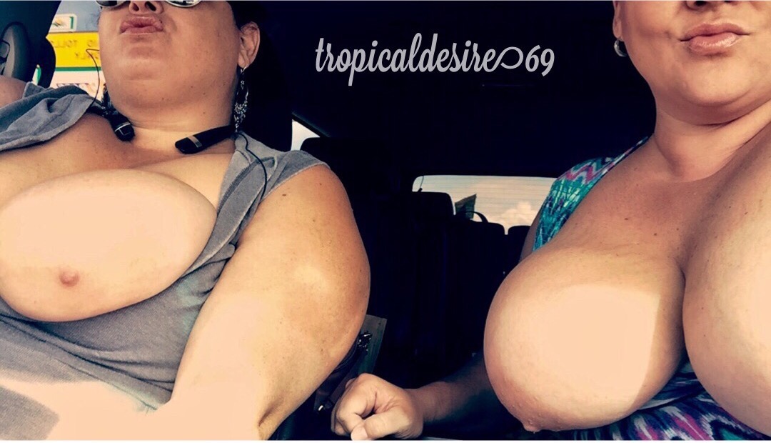 tropicaldesire69:  💋 Happy BIG tittie Tuesday …beach bound with my bestie