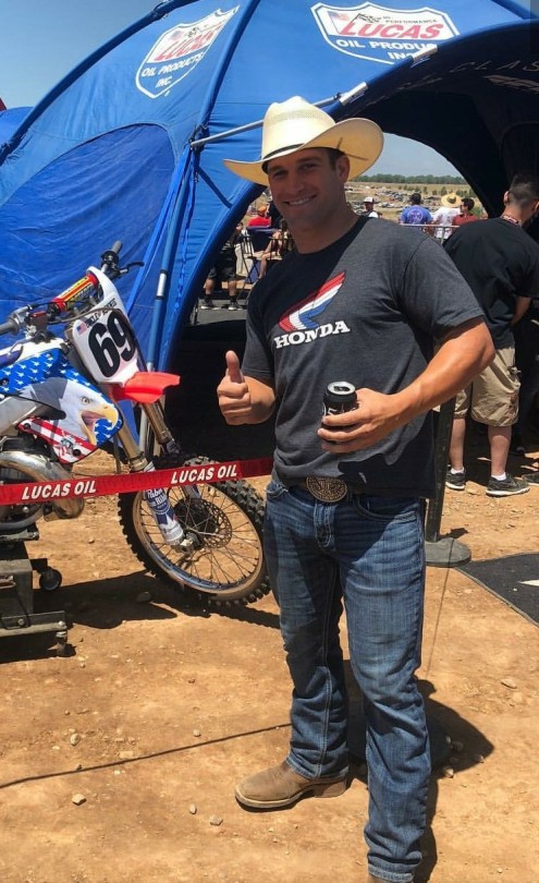 southern-god1: chettbro:      “C0untry Moto Daddy”   Stud!  