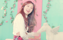 jungeunjiya:  jung eunji with pigtails 😍 summer time pv (short)