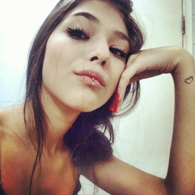 todabrasileira:  Alguém me diz o nome dela????