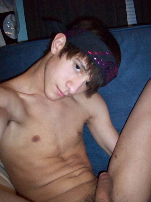 drexal:   Check Out  My Tumblr Blog http://drexal.tumblr.com   Nice cock!!
