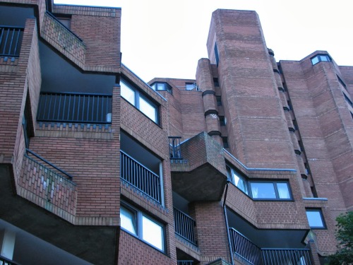 fixourmachine: World’s End - a beautiful council estate in Kensington &amp; Chelsea, Londo