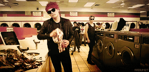 caiju:   elphabaforpresidentofgallifrey:  tffnyblws:  theyoungveinsvevo:  *does laundry