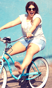 hourglassandclass:  Super cute shot of model Denise Bidot! Check out my blog for