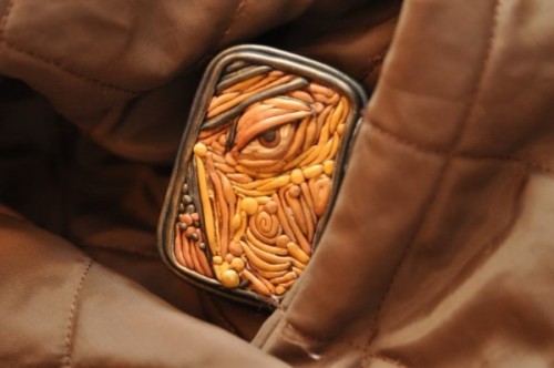 unicorn-meat-is-too-mainstream:  Curiously Awesome Altoid Tin Sculptures by Carolyn Ribstein 