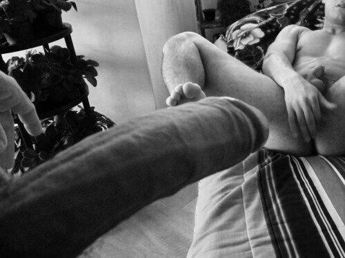 bruno-sex:  Asi nene, acariciate el coñito para papi que te voy a follar vivo……