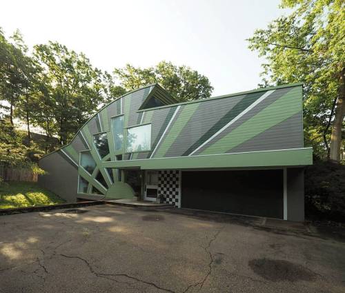 Abrams house roght next to the giovannitti house #robertventuri #postmodern #pa #pittsburgh #steelci