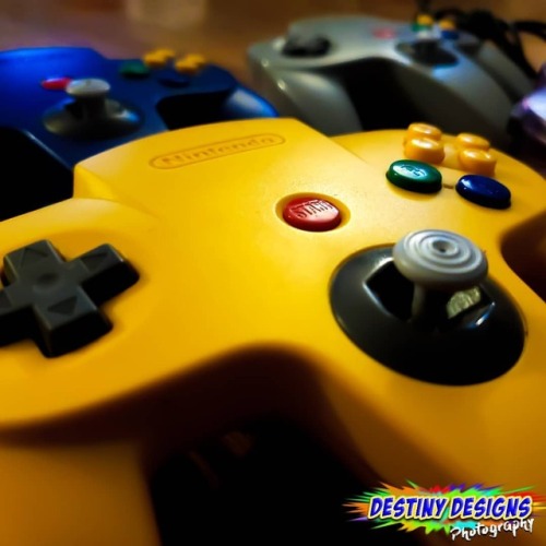 N64 Controllers have a remarkable design! Best for Smash Bros at the time! #throwbackthursday #desti