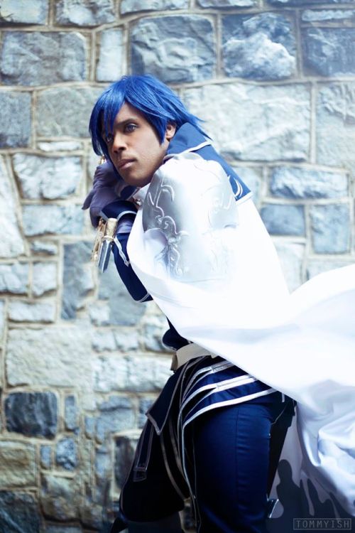 cosplayingwhileblack:  Character: ChromSeries: Fire Emblem: AwakeningPhotography by: Tommyish Cosplay & PhotographySUBMISSION