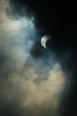 earthyday:  Darkness Falls: May 20, 2012 Solar Eclipse   by Jake Jung 