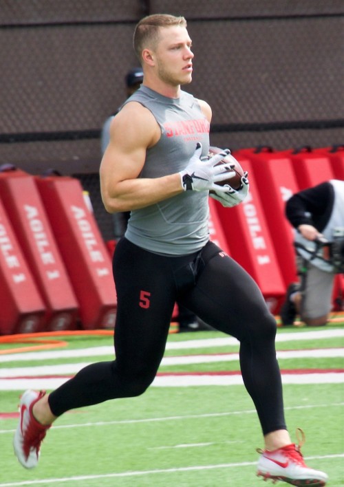 maleathletics:Love a guy with some thick thighs.Lets just make this the NFL uniform