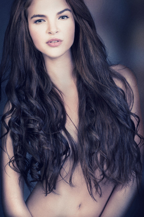erotismus:  A moment of beauty.. by MickFuhrimann. http://bit.ly/1hOrfFS || The sexiest babes!! // ¡Las chicas más sexys! http://bit.ly/erotismus 