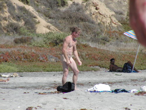 spankysd:  I shot these years ago. Cropped and modified versions appear occasionally on various sites. I figured I’d upload the original images from the camera.