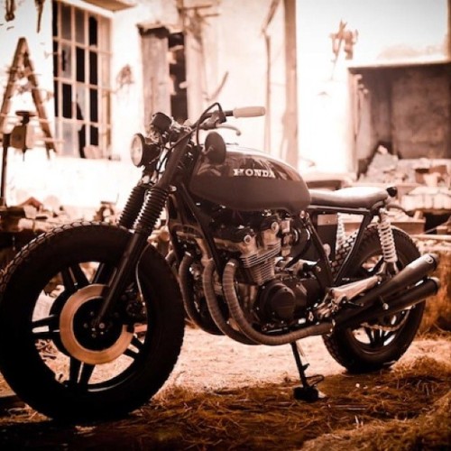 XXX klassikkustoms:  #honda #cb750  photo