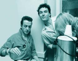 oldschoolhardcore:  Joe Strummer and Jello Biafra! 