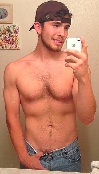 XXX bro-mo:  amateurs-gay:  Marcus26, Lyon, France. photo