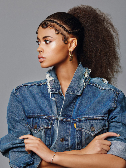 Elle Canada’s September issue has decided to use black models to show off the hairstyles  that have 