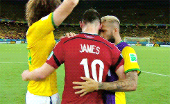 piqueque:  David Luiz, Daniel Alves and James Rodriguez after the match. 