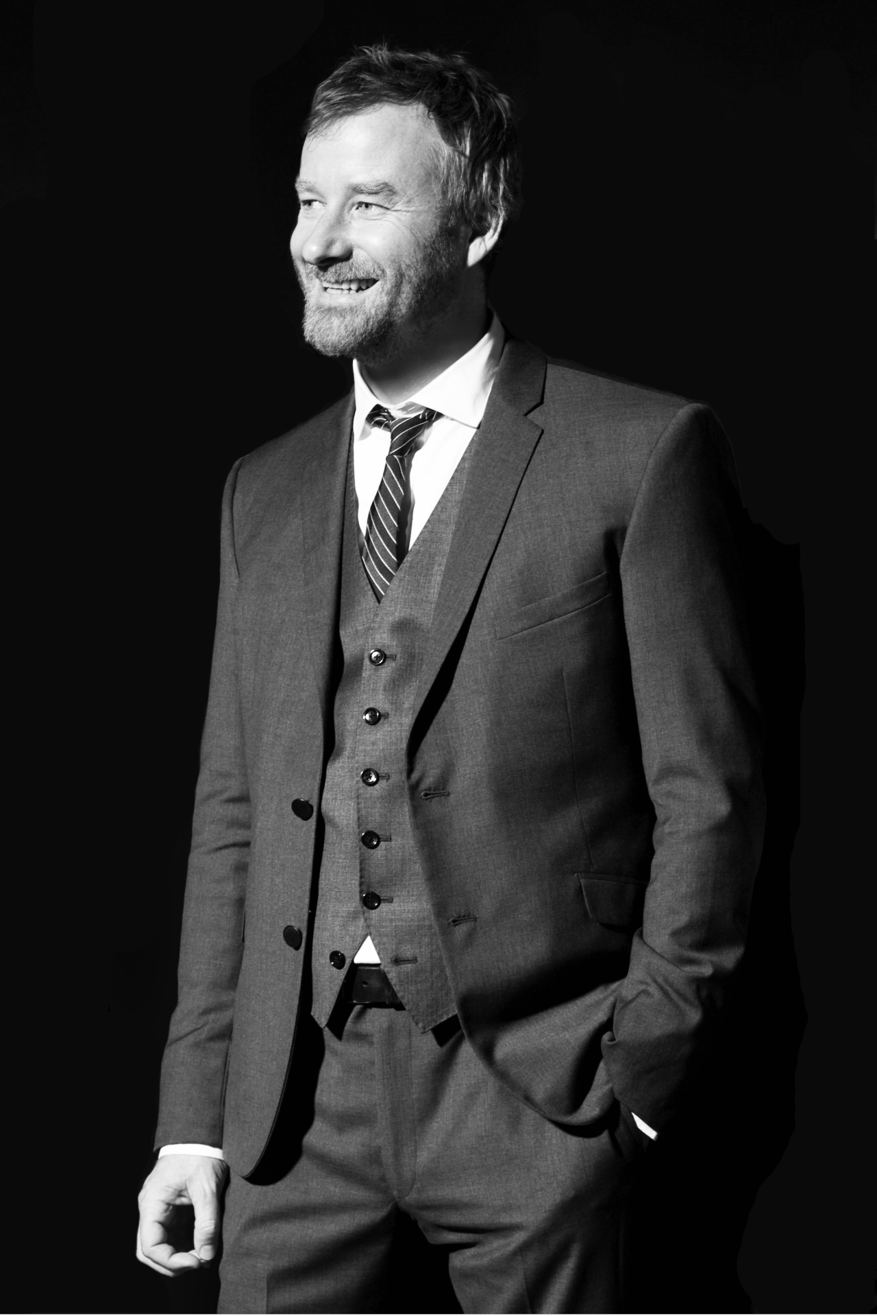 putonyourbathingsuits:  Matt Berninger + Suits 