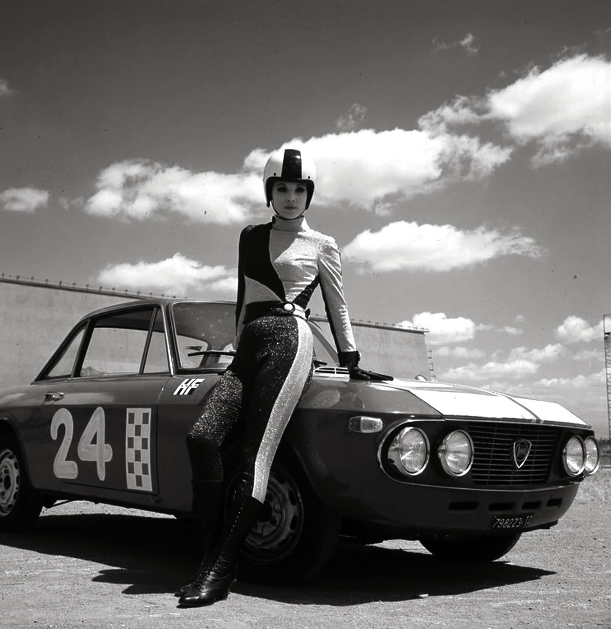 thechemistryset:  Elsa Martinelli, Come imparai ad amare le donne martinella, 1966(Photographs: