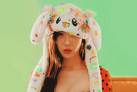 lulerains:“now you and I don’t exist we are in noir”  //  sunmi - noir