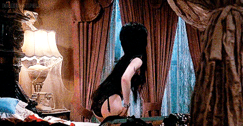 diablito666tx: Elvira: Mistress Of The Dark (1988) Dir. James Signorelli I’d happily call Elvira mi