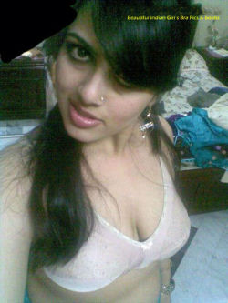 makuzari-indian:  darkprincessstrawberry:  desidaru:  sexy Indian housewives self shot pics   desidaru:sexy Indian housewives self shot pics     