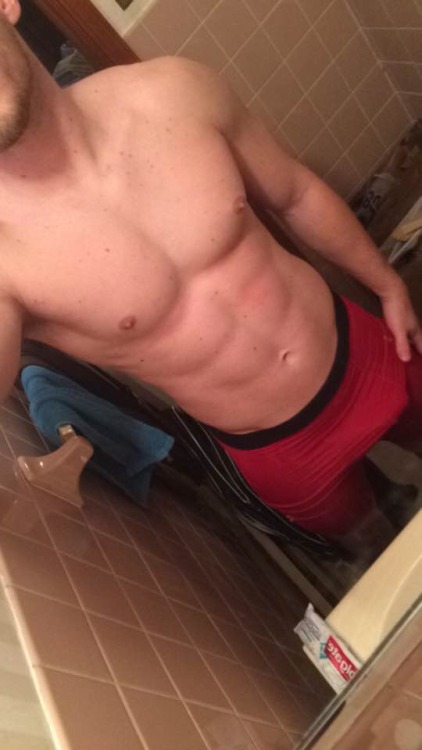 mystraightfriend:  Mystraightfriend.tumblr.com