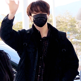 jeonjunggguk: sleepy  on his way to nyc