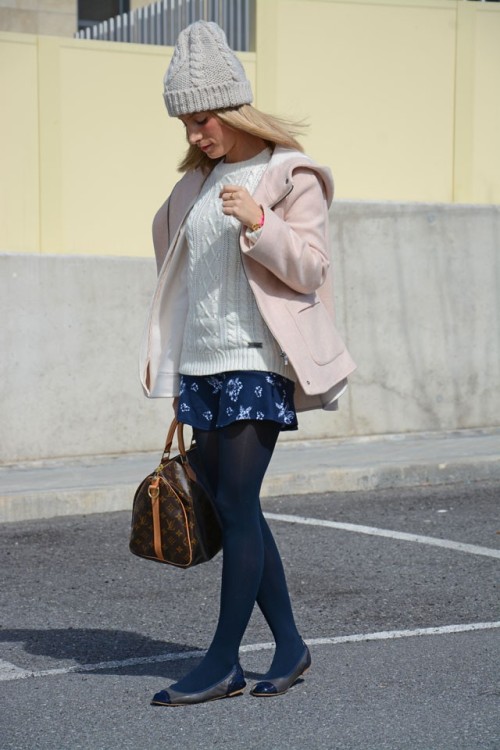 tightsobsession: Pink &amp; navy. Via Omelocotton.