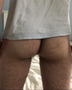 legarcondejour:  Should I shave?