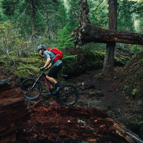 thebicycletree:  Our bud and neighbor Aaron, an engineer @camelbak, snaking through a techy bit in h