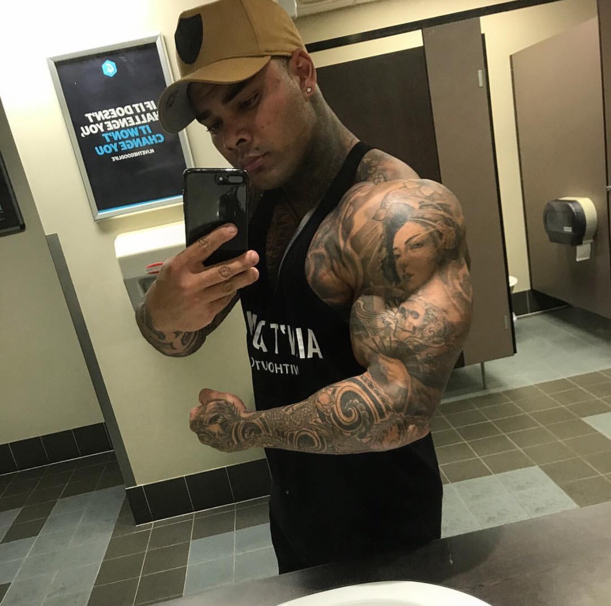 tet1994:  Maori boy #tattoos #booty 👅