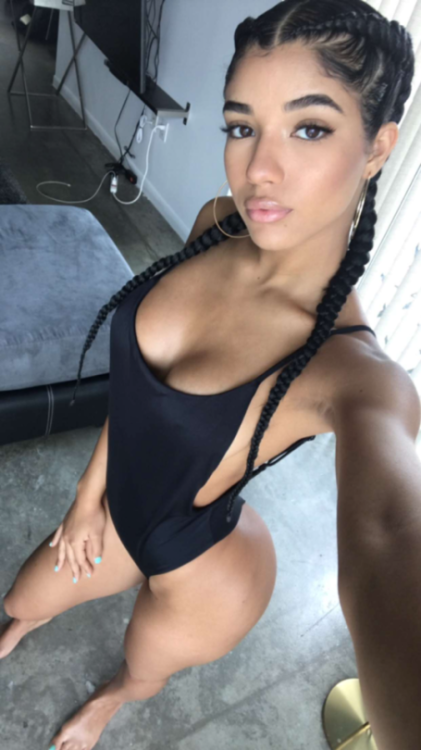 selfysgalore:  Can’t go wrong here