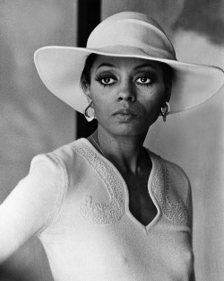 theimpossiblecool:  Diana Ross, 1975. 