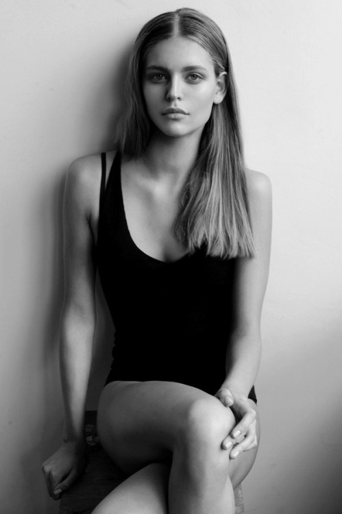 lightweight-discrepancies: Dasha M. @ Avant Models by Lev Efimov