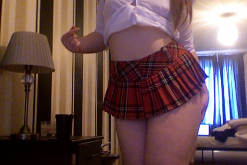 chocolatebrownie89:  perverted-slut:  my skirt is so cute   Yummy