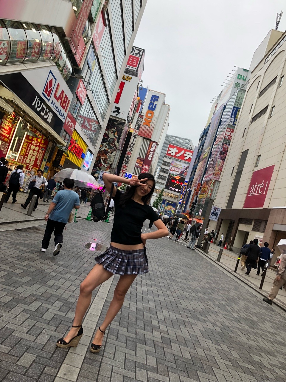 shin2018:  秋葉原にて露出散歩とお買い物