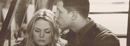 captainstudmuffin:Daddy Charming and Emma