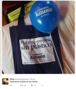jaidefinichongg:  Jajaja el globo es de mimbre !! 