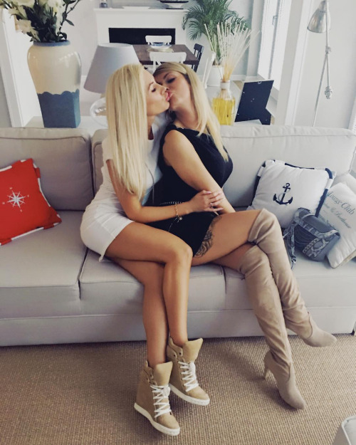 realwomeninboots: Please take a moment to visit our sister blog thighsof.tumblr.com/ Remember