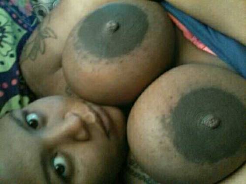 titgamestrongxl:  U like nipples?