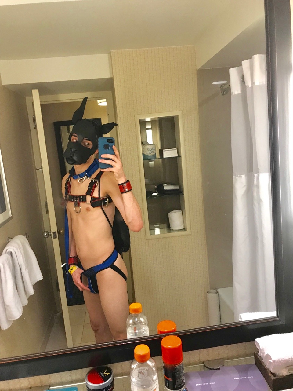 pupholstergunner:  Bought my first big piece of leather at MAL 2018 and I absolutely