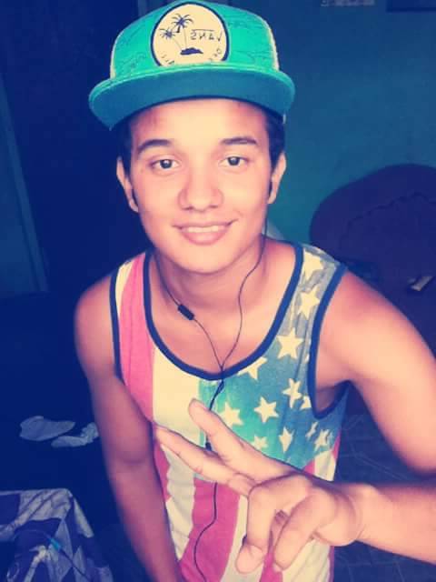 chavosbuenosyvergones: Rico cabrón.Sigue mis blogs:chavosbuenosyvergones.tumblr.comhornystr8g
