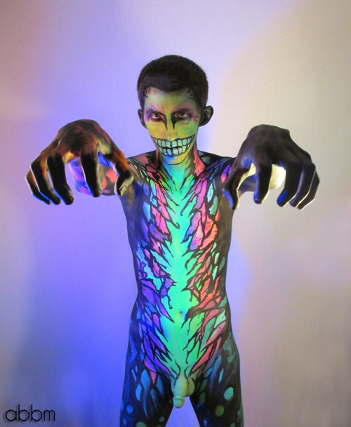 meveryhorny: brandonmcgill: From my first year as a body painter, in 2013. Josh was one of my earlie