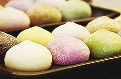 americangothgirl:  japanwilltakeyourbreathaway:  mochi 餅  MY KRYPTONITE.