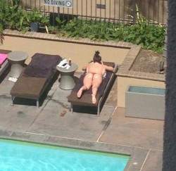 leannecrowarmy:  Leanne sunbathing, what