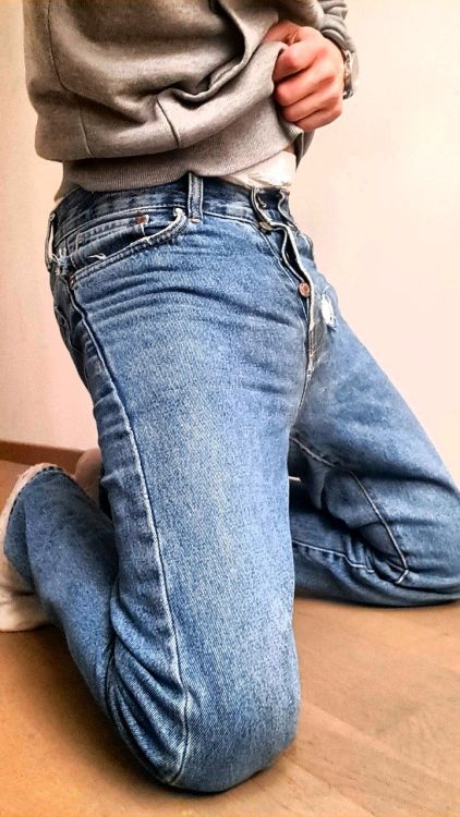 Full Diaper Under Jeans 👖 Tumbex 8694